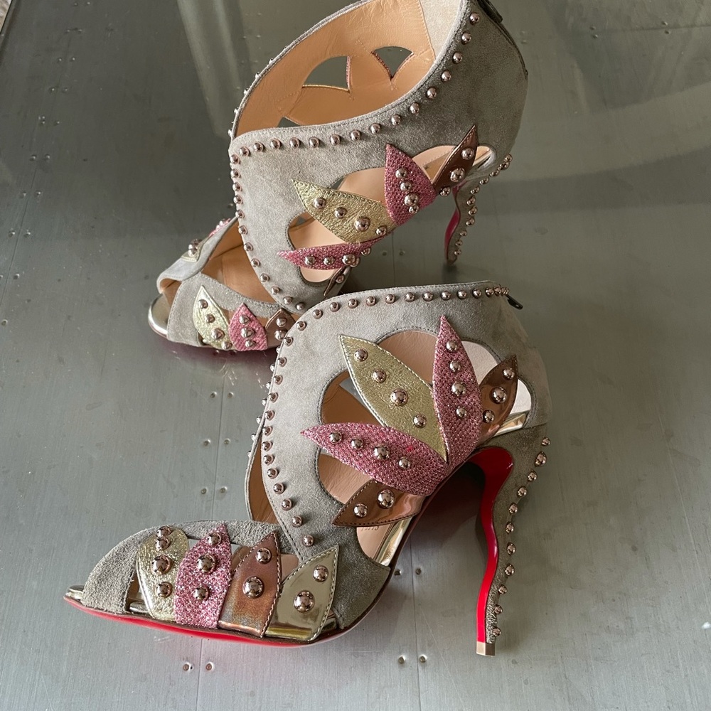 Christian louboutin venecage suede taupe pink studded peep toe sz 38.5 - Picture 5 of 11